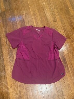 Grey's Anatomy Women's V-Neck Scrub Top - Wine